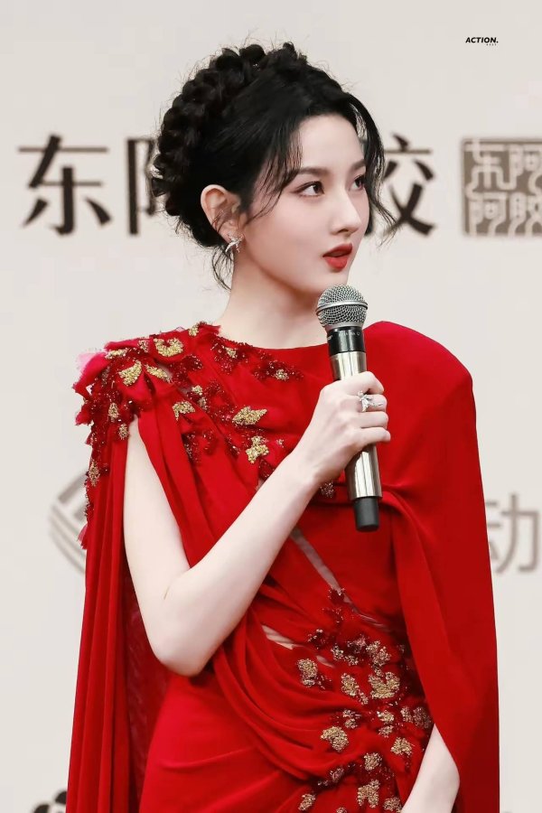 股票在线配资 165cm宋祖儿瘦到不足80斤！网友：这身材看着都硌得慌